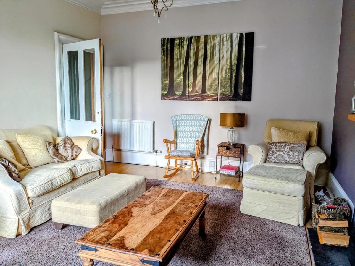 Huge 4 Bed Apt - Perfect Base To Explore The Borders เจ๊ดบะระ ภายนอก รูปภาพ