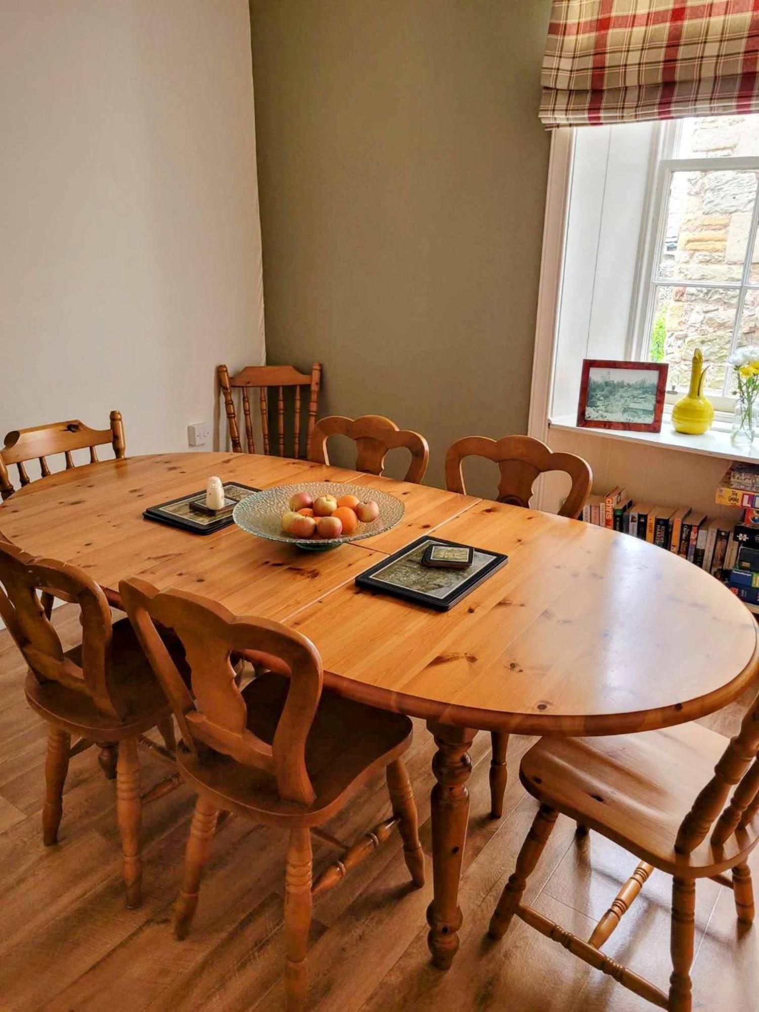 Huge 4 Bed Apt - Perfect Base To Explore The Borders เจ๊ดบะระ ภายนอก รูปภาพ